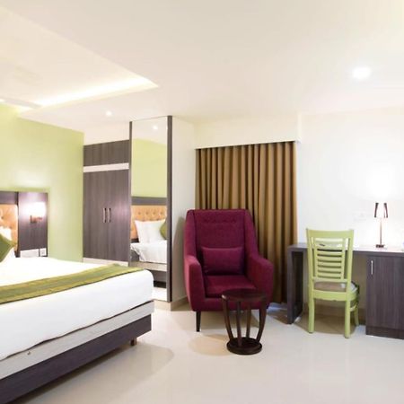 Olive Tree Hotel Vijayawāda Esterno foto